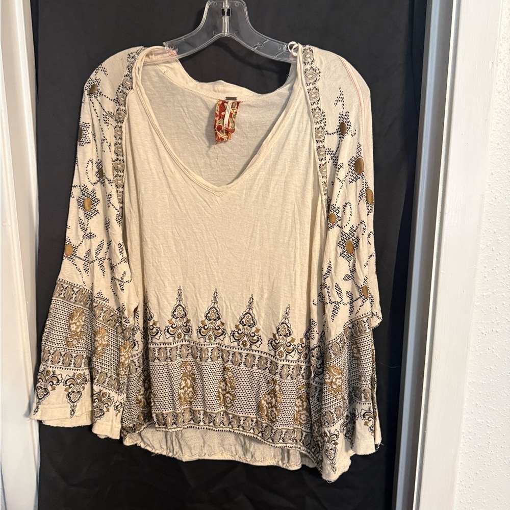 Urban Outfitters Cream and Gold Embroidered Blouse